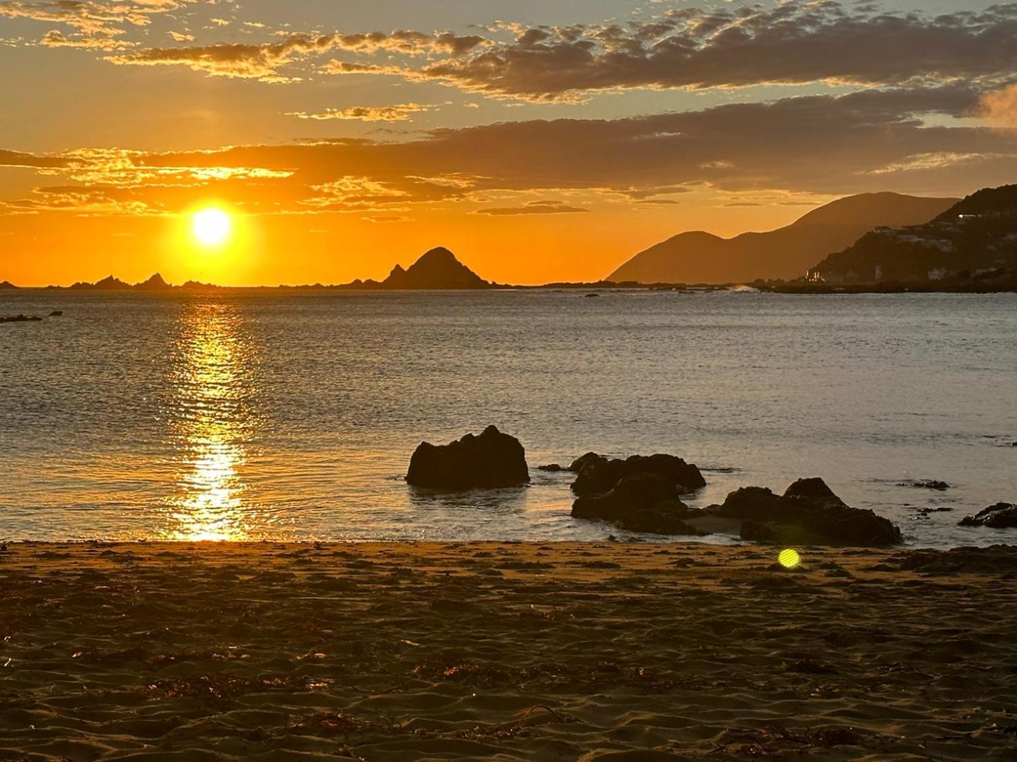 惠灵顿Stunning Views Ocean-Front别墅 外观 照片
